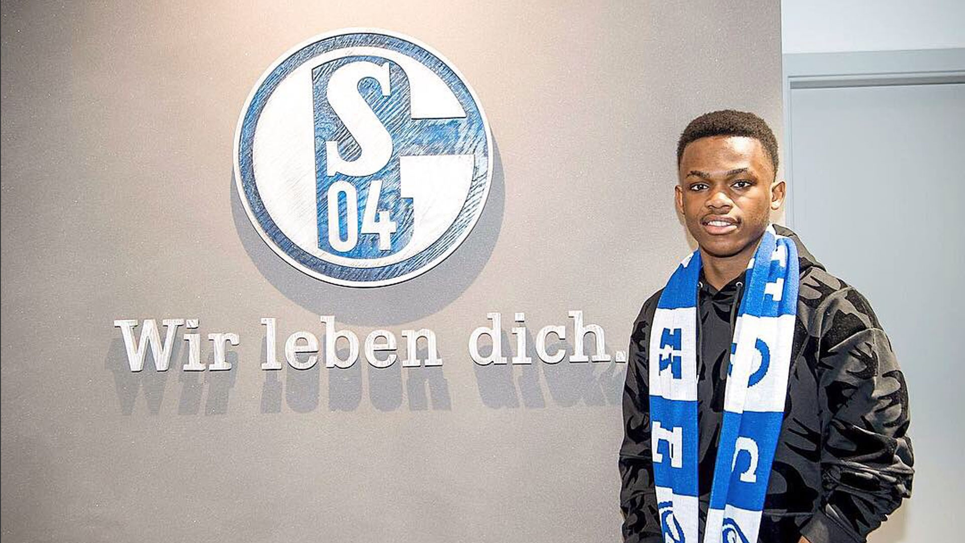 体坛名场面｜李月汝最不可思议一球，对方全员都看傻眼，场下的教练震惊无比.