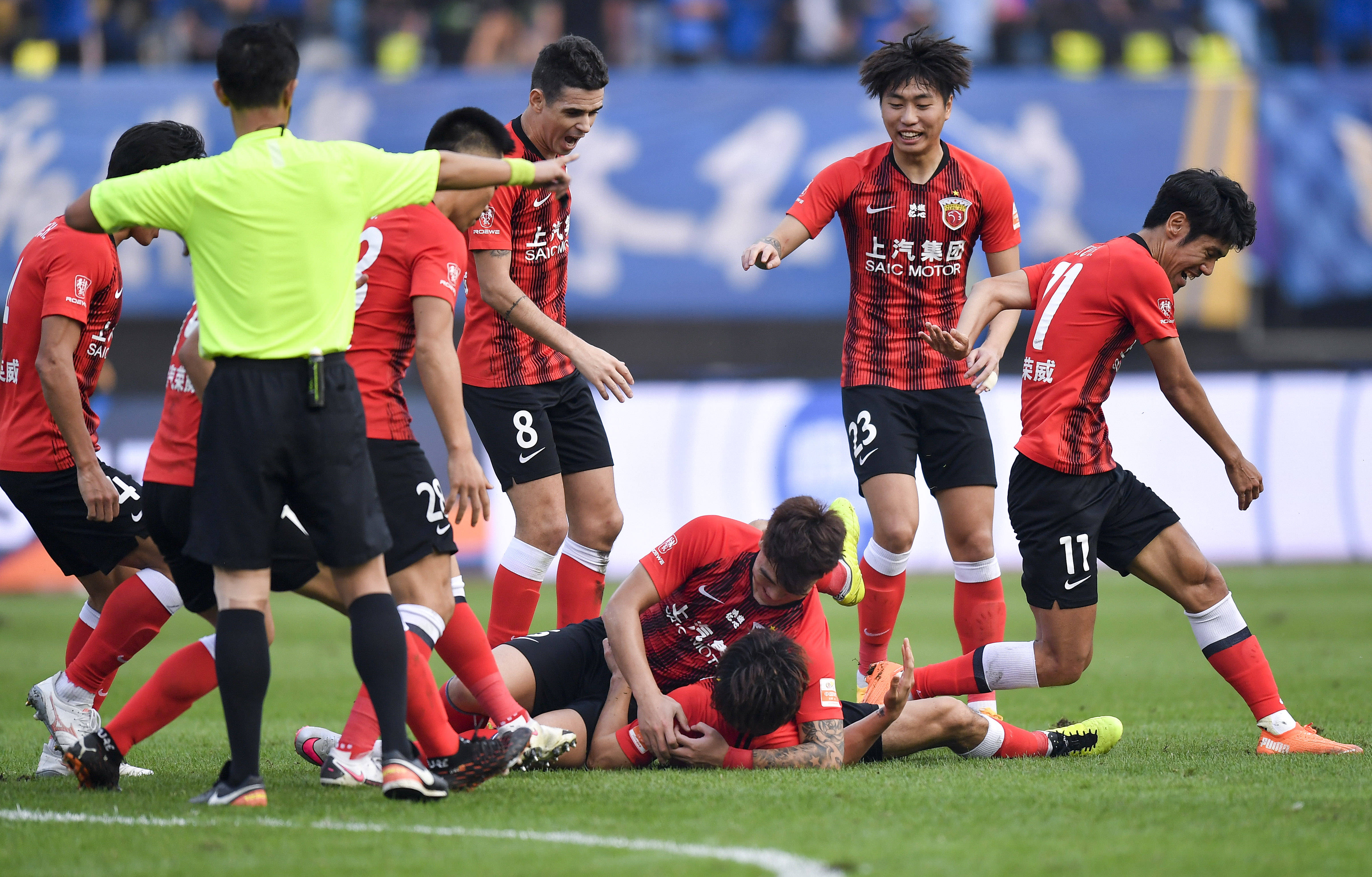 超出舆论争 超出舆论争